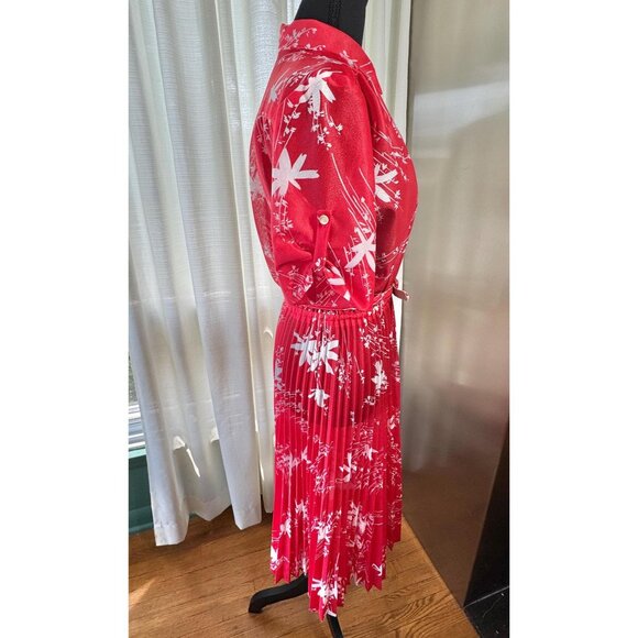 Vintage 80s dress, red, white floral leaves pattern, pleated skirt - Picture 7 of 10